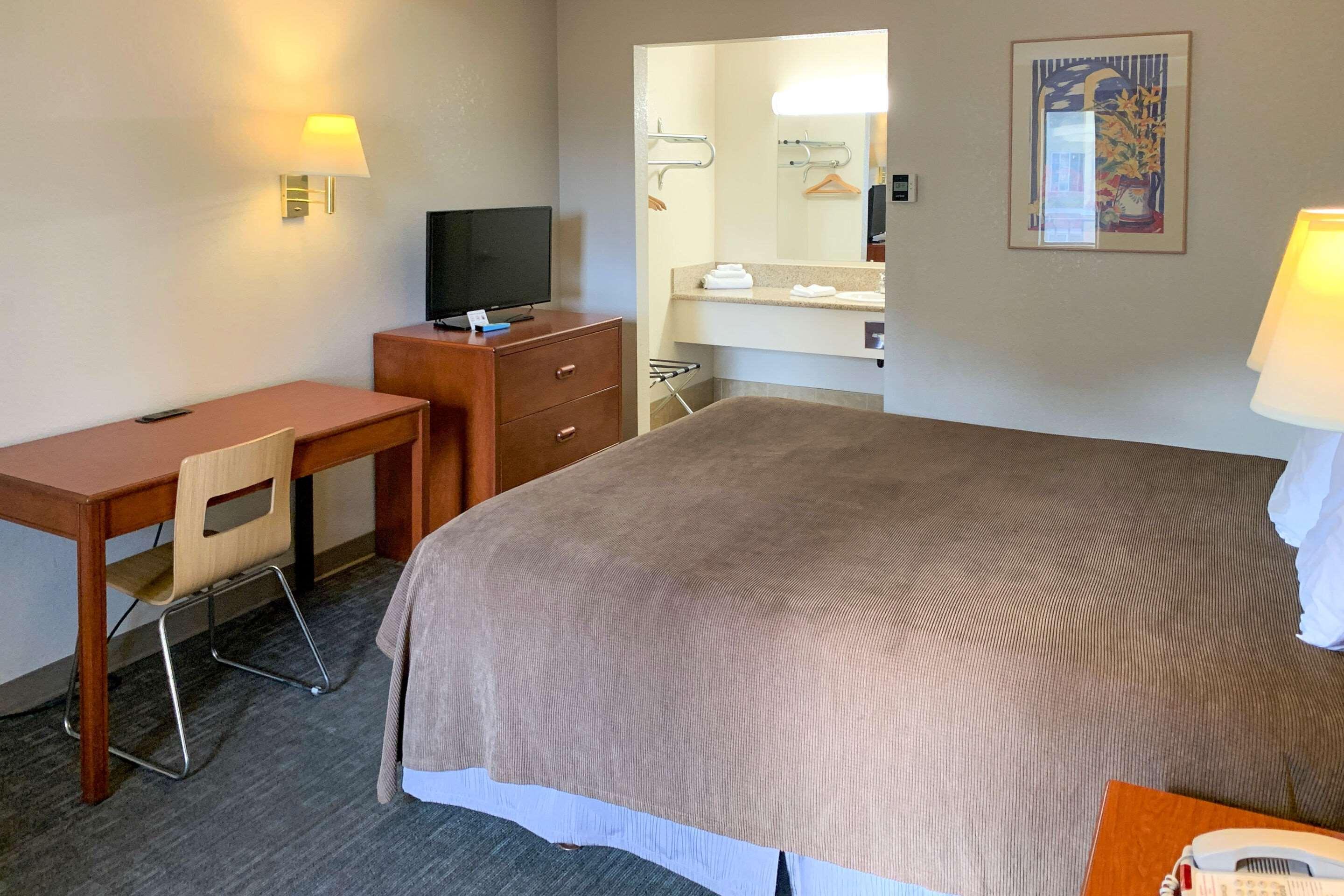 Rodeway Inn Sacramento-University Area Exterior photo