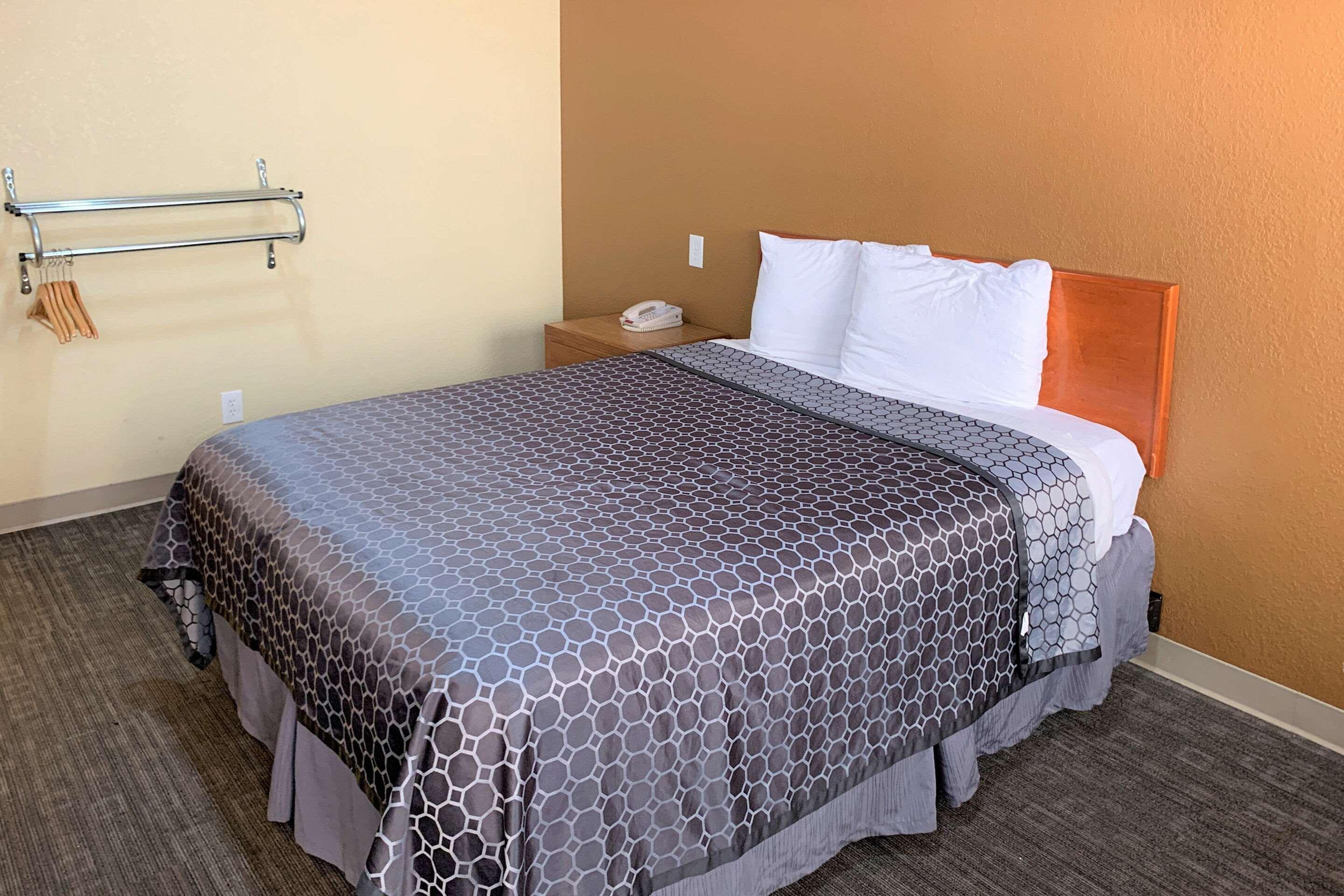 Rodeway Inn Sacramento-University Area Exterior photo