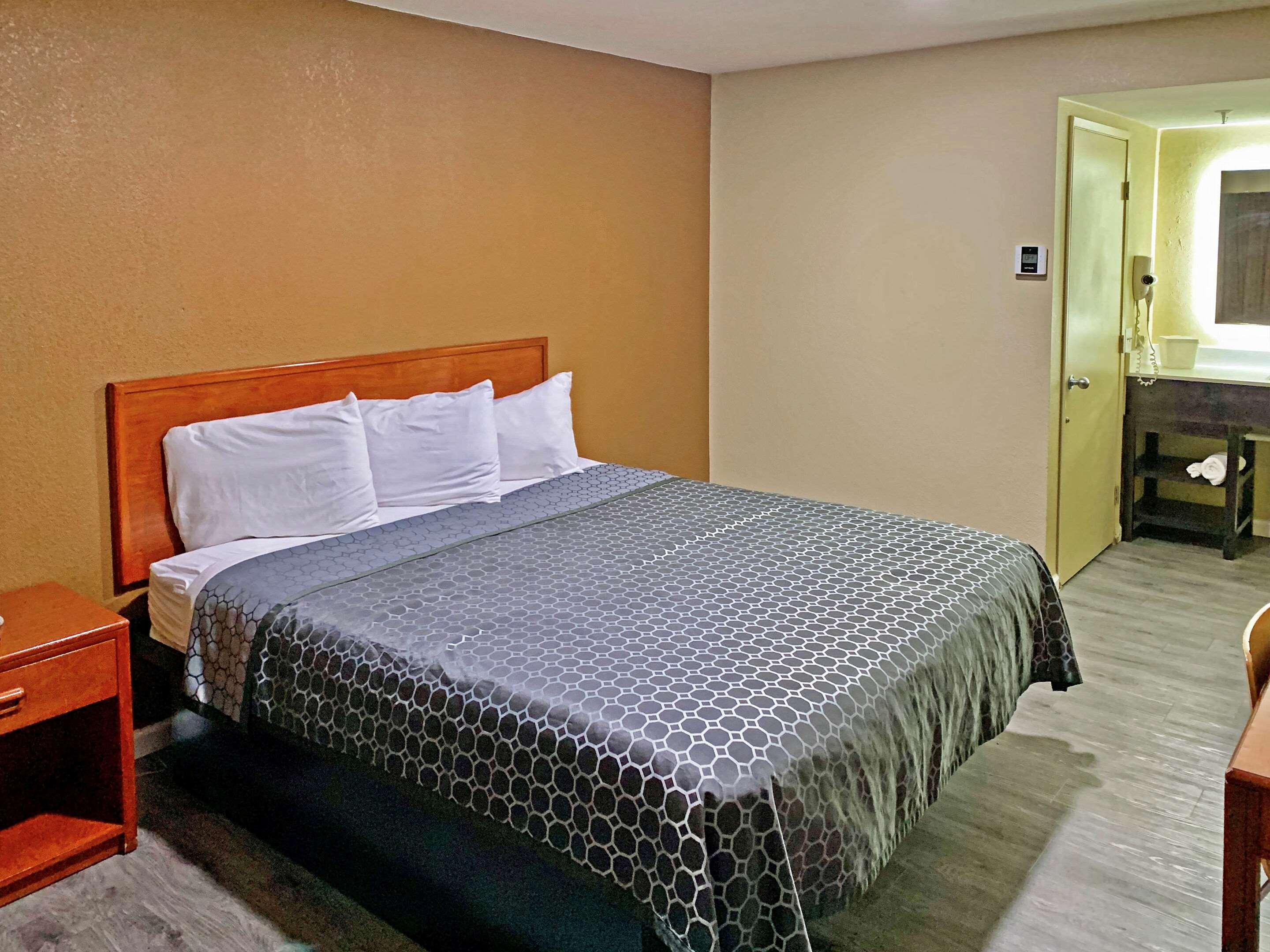 Rodeway Inn Sacramento-University Area Exterior photo