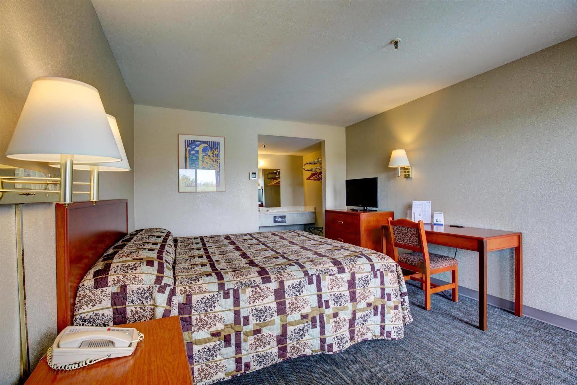 Rodeway Inn Sacramento-University Area Exterior photo