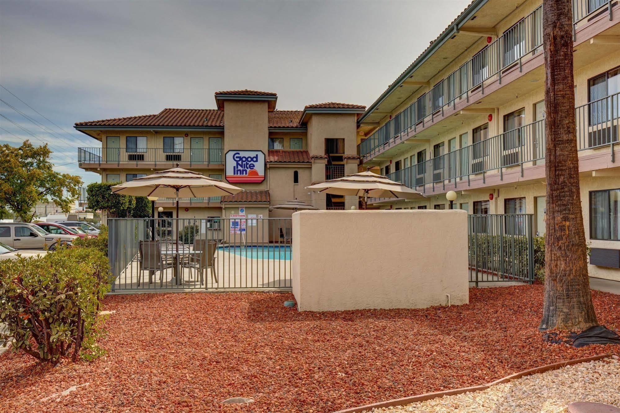 Rodeway Inn Sacramento-University Area Exterior photo